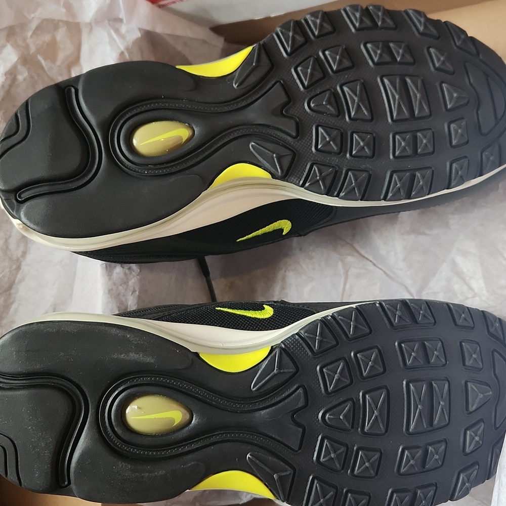 Brand New Nike Men's Black and YellowSz 7.5, Air Max 97 Shoes - Picture 2 of 6
